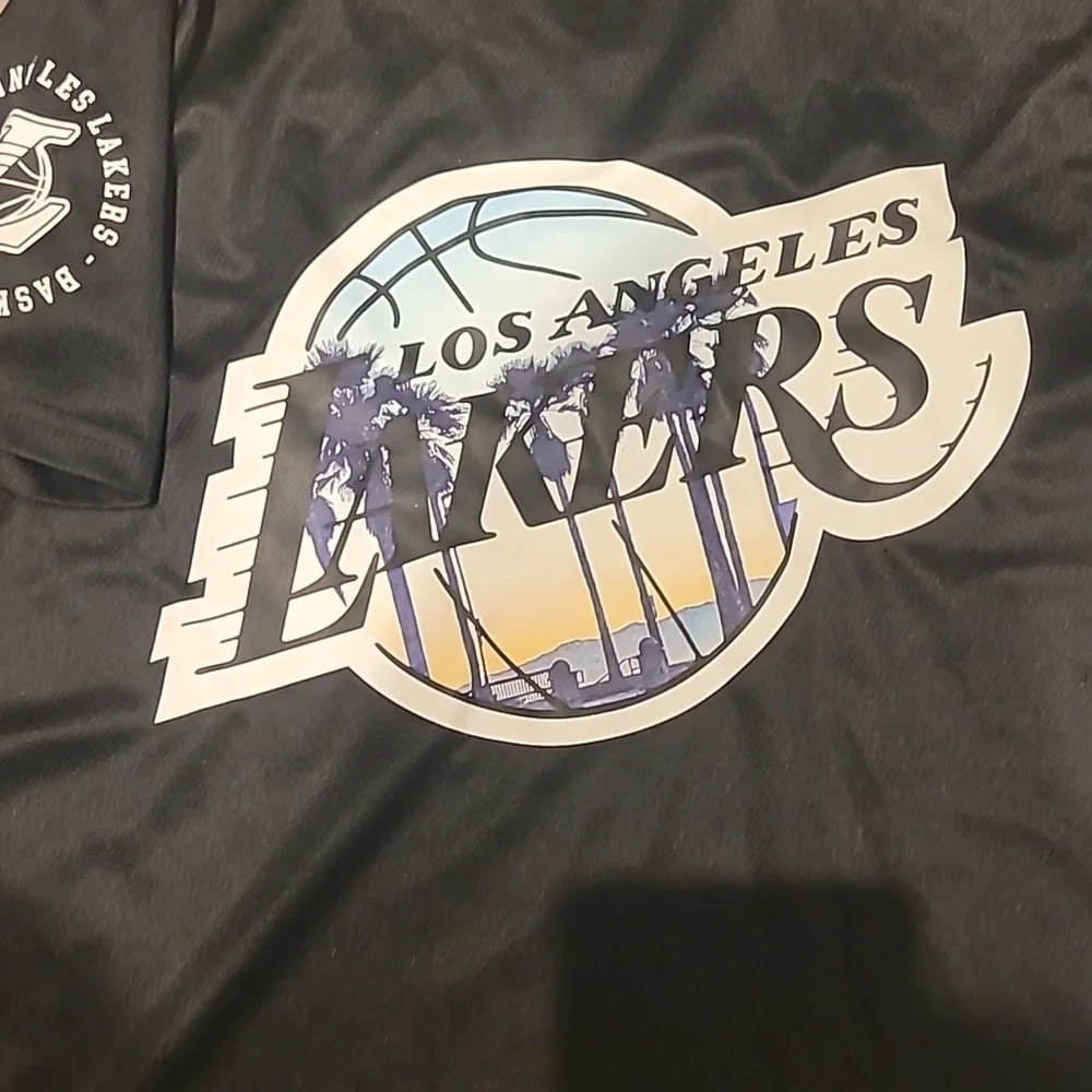 NBA Black Los Angeles Lakers Graphic Tee Lebron James #23 Basketball Size 14/16 - Picture 2 of 5
